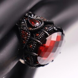 AgaKulche Silver Men's Red Stone Drop Pattern Ring - 4